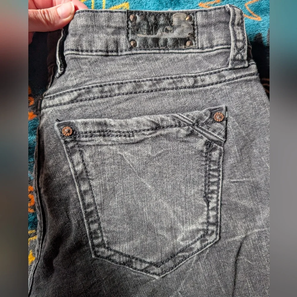 Buckle Dark Wash Skinny Jeans 28x31 - Picture 2 of 8